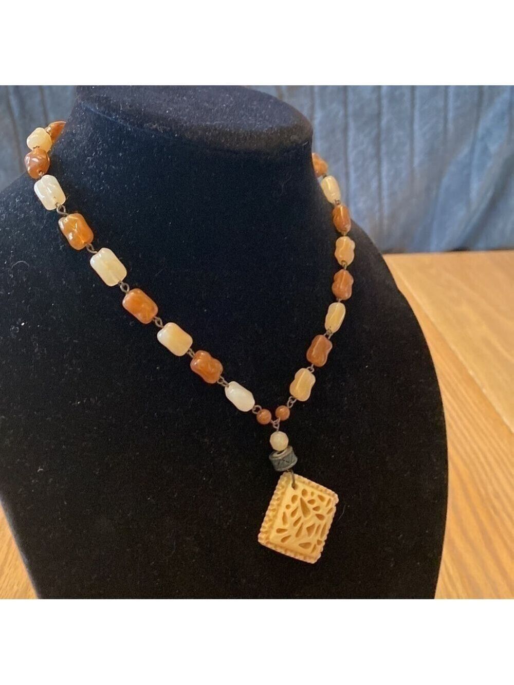 𝅺🍀BEADED Necklace with filigree pendant